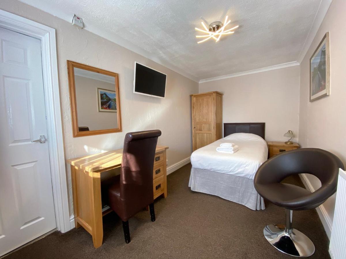 Fairlawns Guest House Банбъри Екстериор снимка
