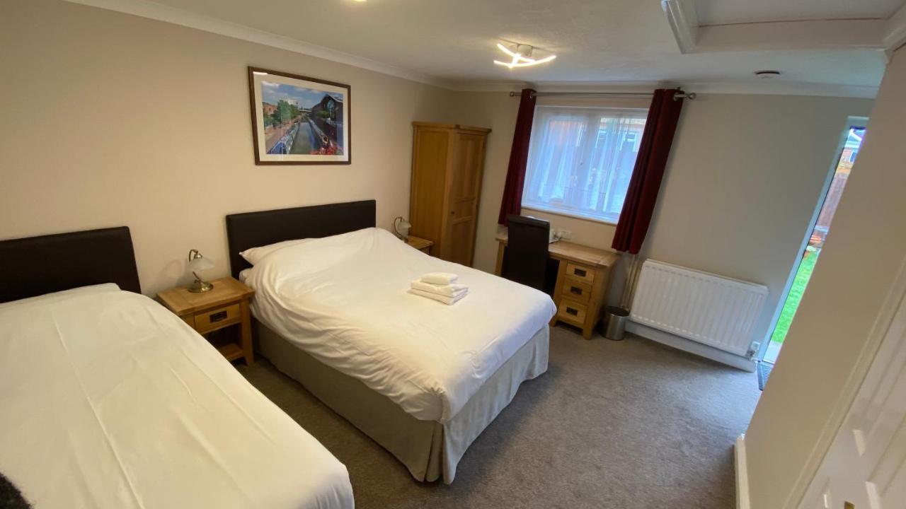 Fairlawns Guest House Банбъри Екстериор снимка