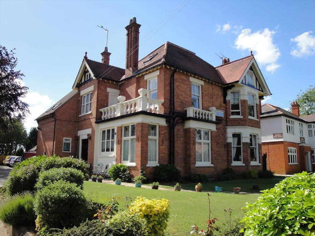 Fairlawns Guest House Банбъри Екстериор снимка