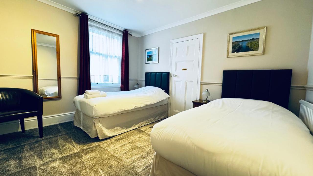 Fairlawns Guest House Банбъри Екстериор снимка