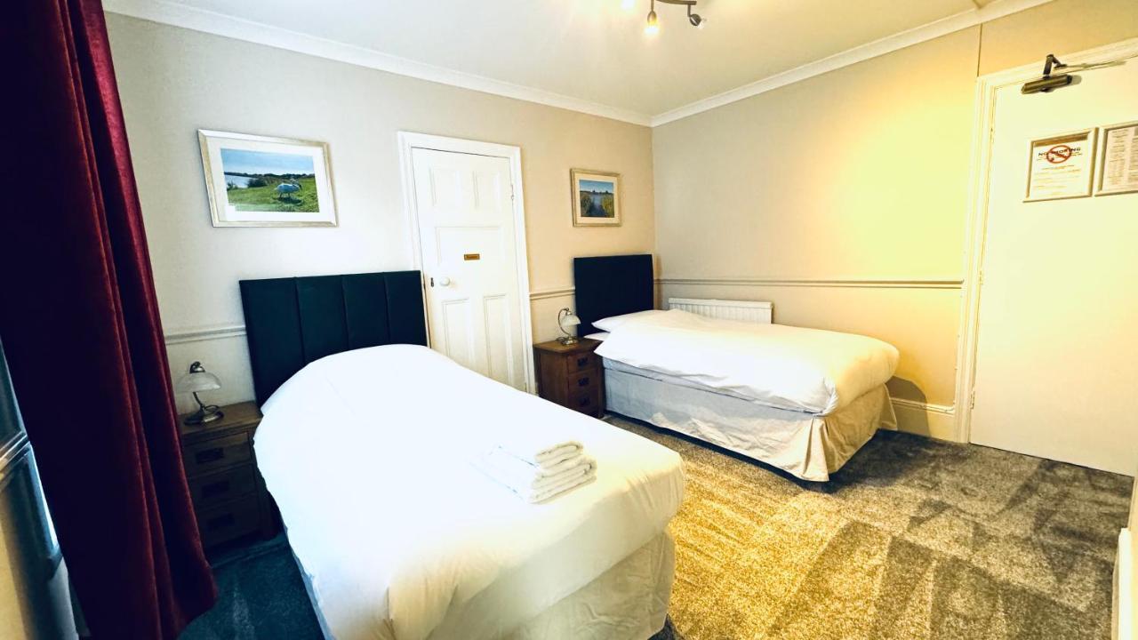 Fairlawns Guest House Банбъри Екстериор снимка