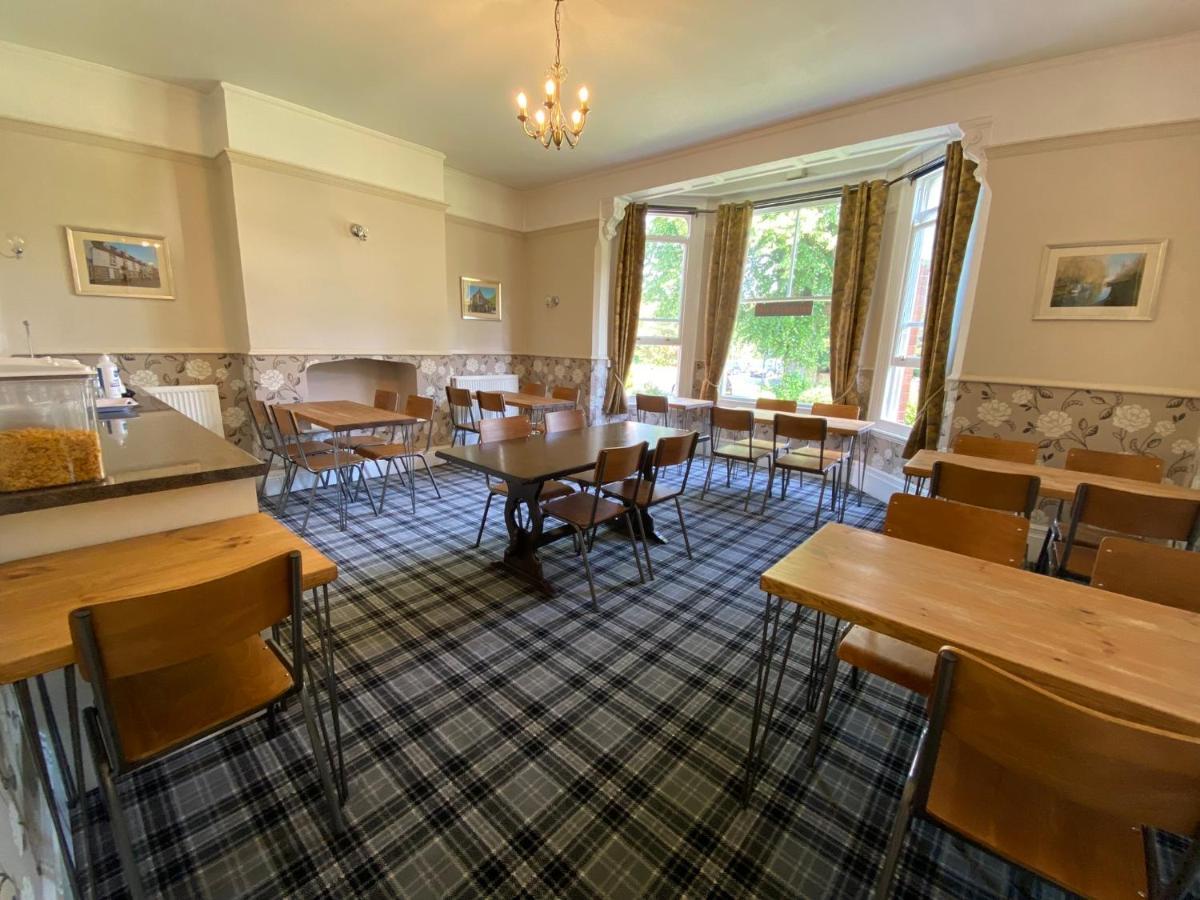 Fairlawns Guest House Банбъри Екстериор снимка