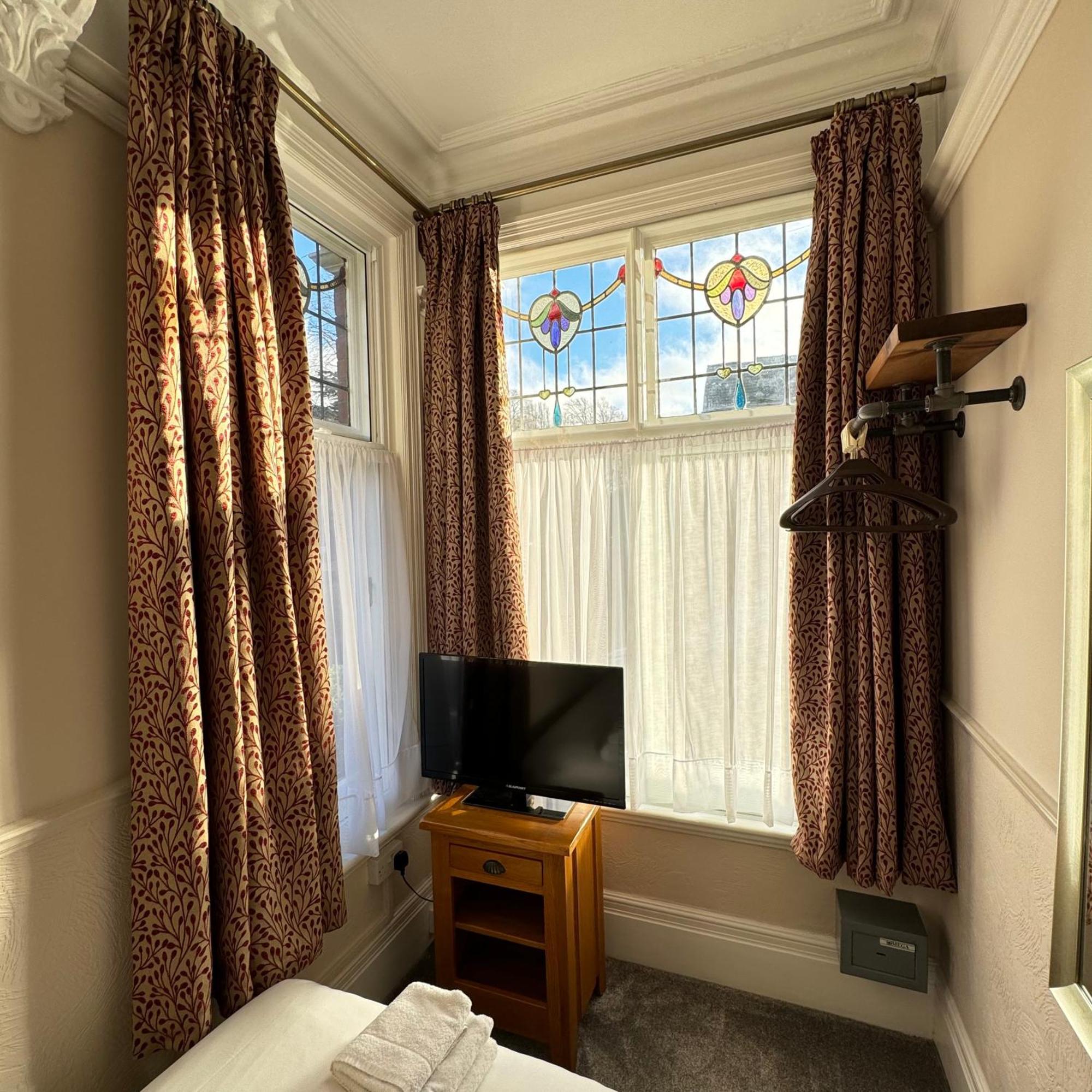 Fairlawns Guest House Банбъри Екстериор снимка